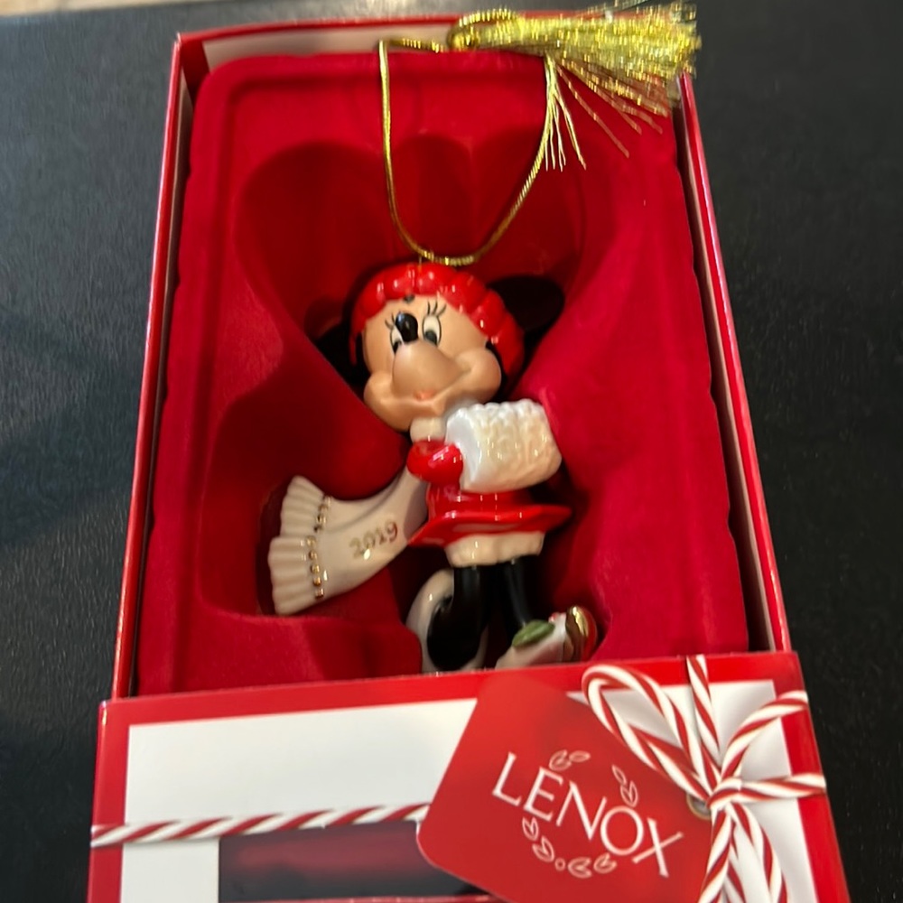 Lenix, Disney, 2019 annual Minnie mouse, skating ornament, Skate away, Minnie